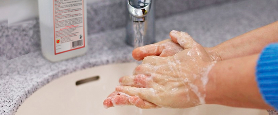 Мытье рук с помощью Винсепт с ионами серебра 1 л с помповым дозатором
